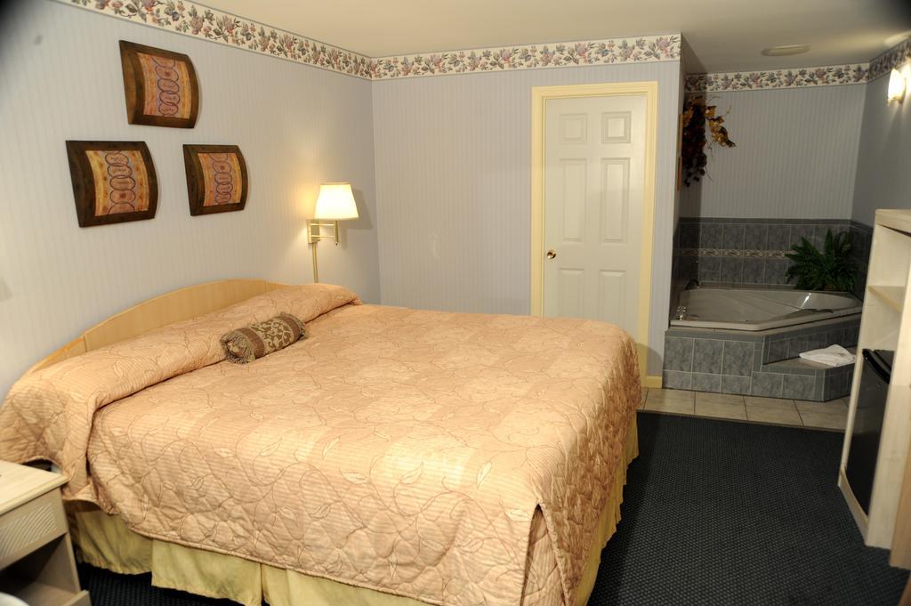 Wilbraham Inn Ludlow Exterior photo